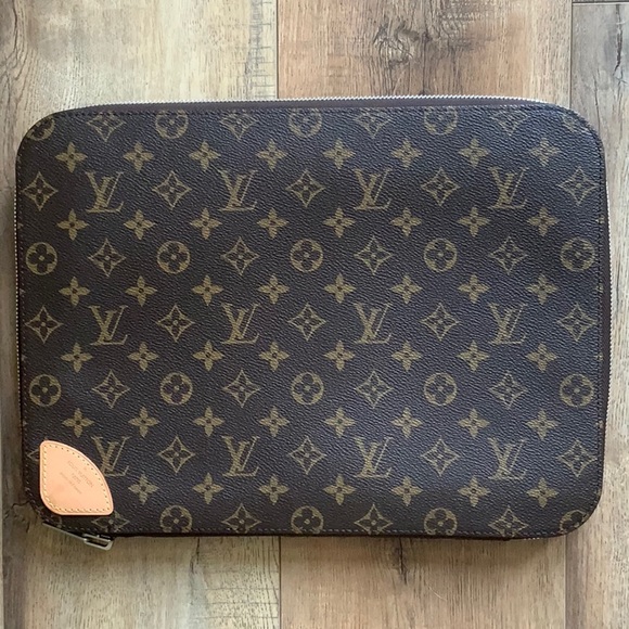 Louis Vuitton Laptop Sleeve Monogram 13 Brown Recluse